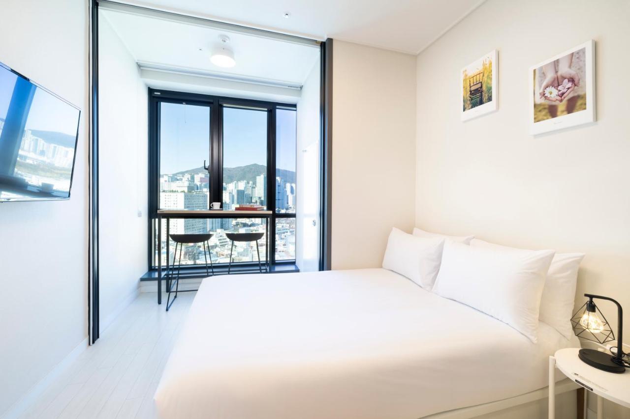 From H Reposant Hotel Busnan Seomyeon Busan Exterior foto